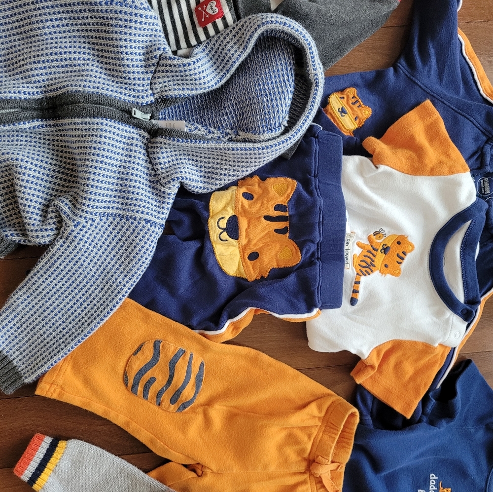 Boys 12-18m Gymboree waffle hoodie only
